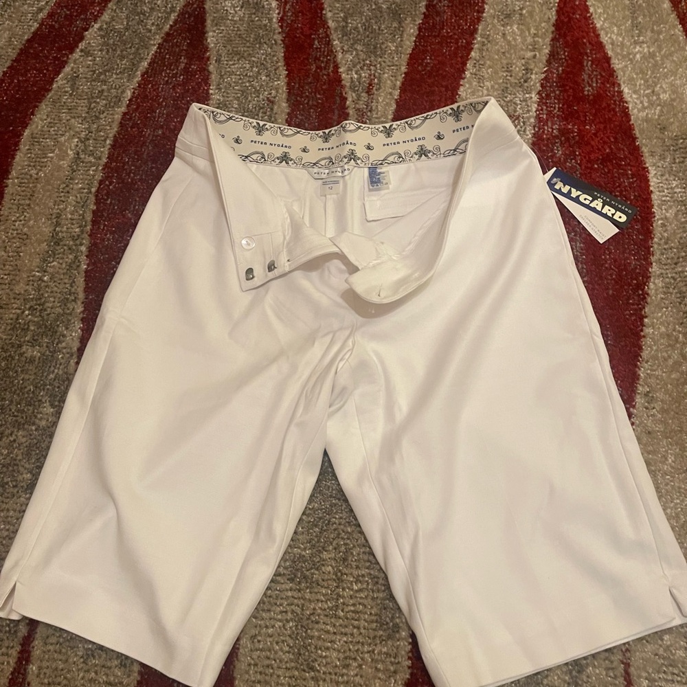 BNWT Size 12 Nygard Women’s White Walking Shorts